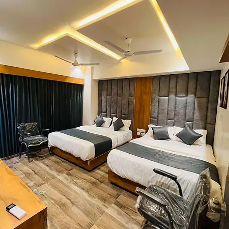 Hotel Paramount Villa-2